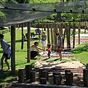 Parcours ludique pour vos 5 sens et plus particulièrement celui du toucher. Les visiteurs sont ici conviés à marcher pieds nus sur une vingtaine de matériaux organiques ou minéraux.