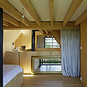 Les espaces du second niveau profitent d’un esprit de décloisonnement et des nombreux rangements intégrés qui accentue la sensation d’espace.