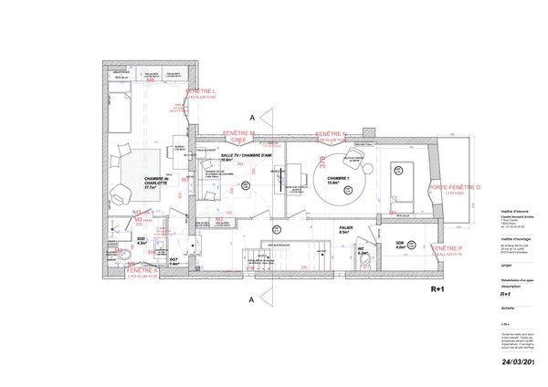 Plan du premier étage : au second niveau, c’est le domaine des enfants qui possèdent chacun une salle de bains personnelle. La chambre de Charlotte de 17,7 m² accompagnée de sa salle de bains de 4,3 m² occupe la partie en L de la maison dont la surface correspond, au niveau inférieur, au salon. L’autre chambre (15,9 m²) et sa salle de bains de 4 m² est séparée de la première par la chambre d’amis et équipée d’un canapé convertible. Elle est aussi utilisée comme salle de TV, bibliothèque et salle de jeux.