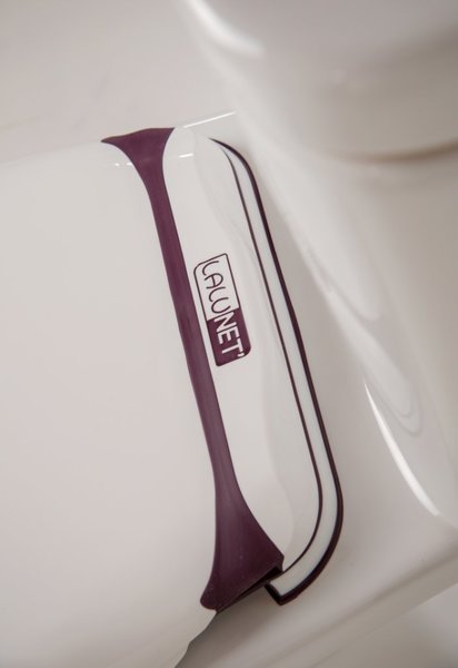 Une lunette de toilettes aux formes simples, fini la corvée de nettoyage !