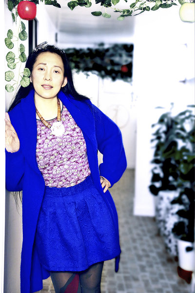 Lanqi, la charmante et dynamique propriétaire des spa Lanqi. Une femme bienveillante et passionnée par le bien-être des autres.