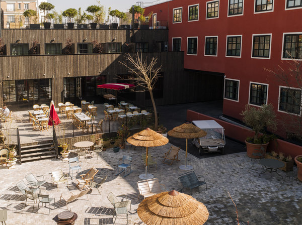 Sur le second rooftop, une terrasse entièrement privatisable qui abritera bientôt une cabane de méditation.