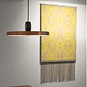 Gros plan sur l’exposition parisienne Conversations organisée en mars 2017 à l’espace Modem Quicampoix qui mettait en scène les meubles et luminaires de Pool en parallèle avec les tapis et tentures murales d’Oyyo. Tapis Skala, création Oyyo.