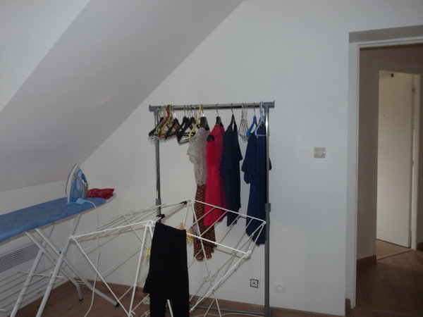 La chambre d’ami avant les travaux : un espace qui servait de buanderie.