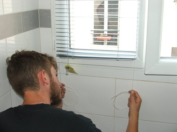 ​Etape 4 : Préparation des câbles du store guidé.