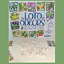 Le loto des odeurs fête ses 30 ans  1 grand classique parmi les jeux éducatifs. 30 diffuseurs aux odeurs de fruits, de fleurs, ou d'éléments domestiques. Il fera découvrir le monde avec une dimension étonnante permettant un échange très riche entre parents et enfants.