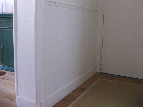 L’entrée d’une maison ou d’un appartement est souvent le lieu adéquat pour changer de chaussures.