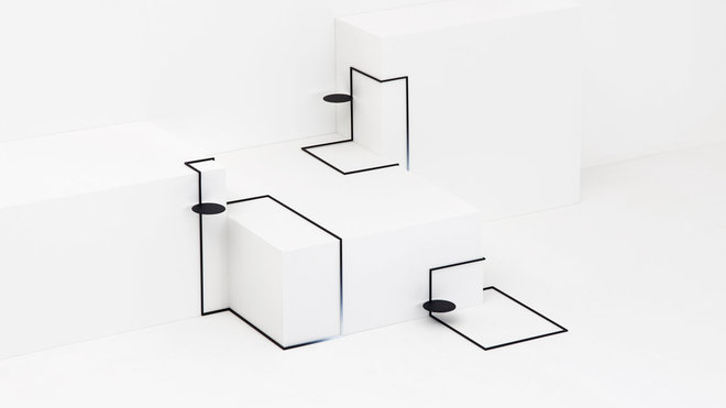 Série de tables baptisée Border Table et réalisée pour l’exposition “Eye of Gyre” à la galerie Omotesando pendant la design week de Tokyo en 2015. Pour meubler coins et recoins d’une habitation, cette collection propose des petites tables d’appoint capables de s’intégrer à n’importe quel espace. Le concept utilise de fines tiges de métal carrées de 5 mm et un petit support toujours en métal de 100 mm de diamètr