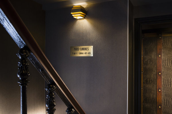 Chacun des 6 étages évoque le voyage entre Paris et l’une des grandes villes ou capitales d’Europe.