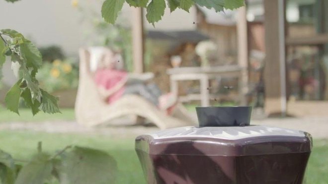 Dans son jardin, il est judicieux de de positionner les pièges à moustiques dans les zones de villégiature des moustiques.