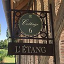 Autour du manoir principal, neuf cottages indépendants composés d’une à quatre chambres forment un ravissant hameau.