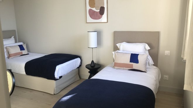 Certaines chambres sont en réalité des suites familiales avec un ou deux lits pour les enfants.