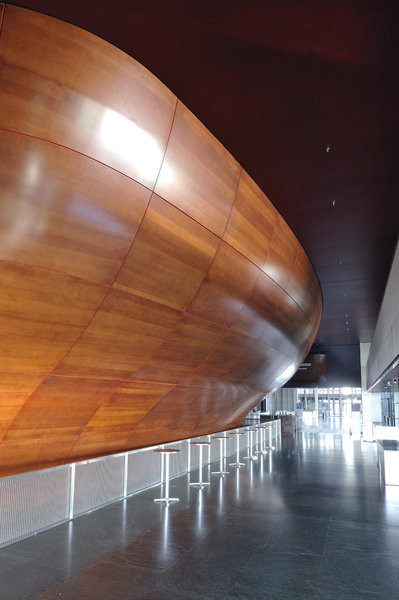 Foyer de la salle de concert du KKL, édifice culturel multifonctionnel.