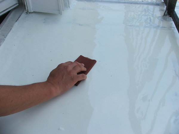 Etape 12 : élimination des pollutions de surface à l’abrasif.