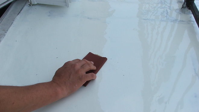 Etape 12 : élimination des pollutions de surface à l’abrasif.