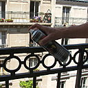 Etape 14 : retouche des parties oxydées avec primaire antirouille en aérosol Rust-Oleum Hard Hat 2169 sur le garde-corps.