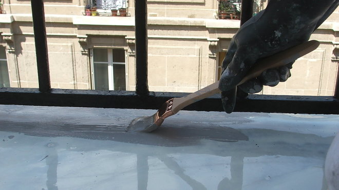 Etape 17 : réalisation des réchampis à la brosse.