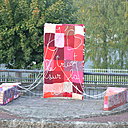 Tricot dans la ville street art tricoté, crocheté installé dans la ville.