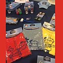 Des tabliers pour les artistes en herbe éviteront de se salir pendant leur pratique artistique.