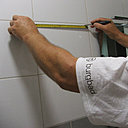 Etape 1 : prendre les mesures et les reporter à l’emplacement souhaité.