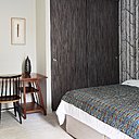 Pas moins de 30 m² pour chacune des trois chambres doubles, au style et design éco-chic.