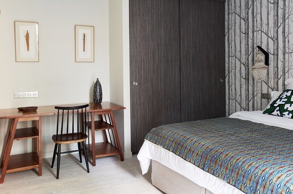 Pas moins de 30 m² pour chacune des trois chambres doubles, au style et design éco-chic.