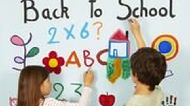 Vivement le retour de l'école, mais en attendant amusons-nous avec la gouache au doigt pour les enfants à partir de 18 mois