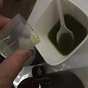 On verse à dose égale les 2 produits : erricyanure de potassium et de citrate d’ammonium ferrique, bien mélanger avec une cuillère en plastique. Procéder au mélange dans une pièce obscure.