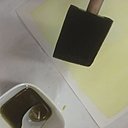 Tremper le pinceau mousse dans le mélange, poser le produit sur le papier, en unifiant ou en laissant du blanc .. Laissez sécher dans l'obscurité.