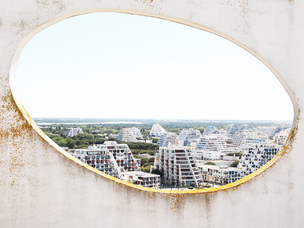 Une cité géomorphologique composée de pyramides, mais qui n’a rien à voir avec les villes gigantesques de Brasilia ou Chandigarh.