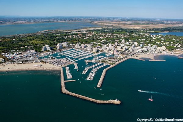 Deux objectifs pour ce chantier : agrandir le port et installer une population de façon pérenne.
