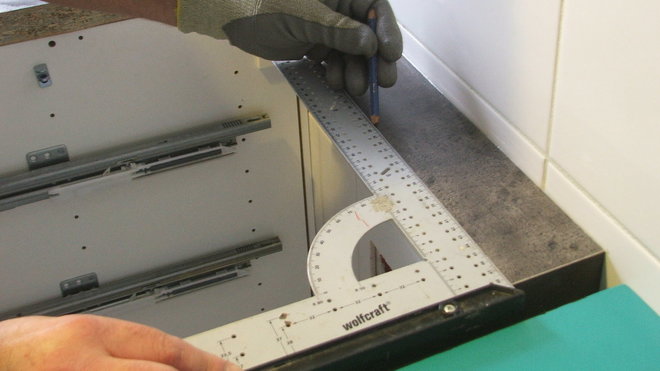 Etape 5 :   Tracer de la cote de la nouvelle profondeur à l’aide d’une équerre.