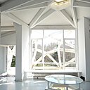 L’ossature porteuse de cette maison, la Géode, se compose de nervures en béton articulées selon le principe de triangulation.