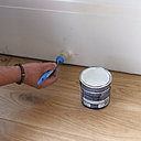 Etape 23 : Réaliser les retouches de peinture acrylique au niveau des plinthes si besoin.