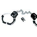 Pratiquement impossibles à couper, les menottes Street Cuff sont conçues pour accrocher les scooters, les vélos e les poussettes en toute sécurité.