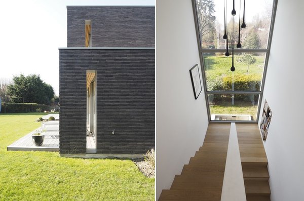 A gauche, des failles de lumière captent les moindres rayons dans la course du soleil. A droite, l’escalier est aussi éclairé par une grande ouverture verticale.