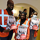 Le premier numéro d’Epatant est vendu, depuis la fin du mois d’Octobre 2021, dans la rue par une centaine de personnes en situation de grande précarité et SDF.