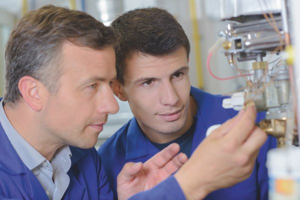 Avec 4000 intoxications au monoxyde de carbone et de plus de 100 décès par an en France, l'entretien  des chaudières est un sujet devenu essentiel en France.