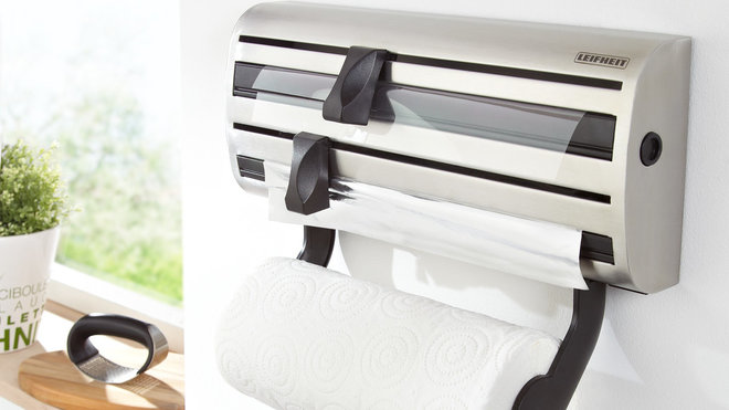 Le dérouleur mural Parat Royal est un véritable assistant en cuisine. Compact et discret, il est une solution de stockage pratique pour des papiers aluminium, films alimentaires et papiers essuie-tout toujours à portée de main et toujours bien coupés.