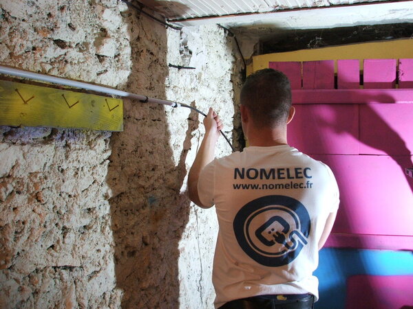 Etape 7 : Passer le câble dans le tube-IRO.