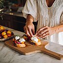Recette de bruschetta aux tomates cerises rôties et burrata